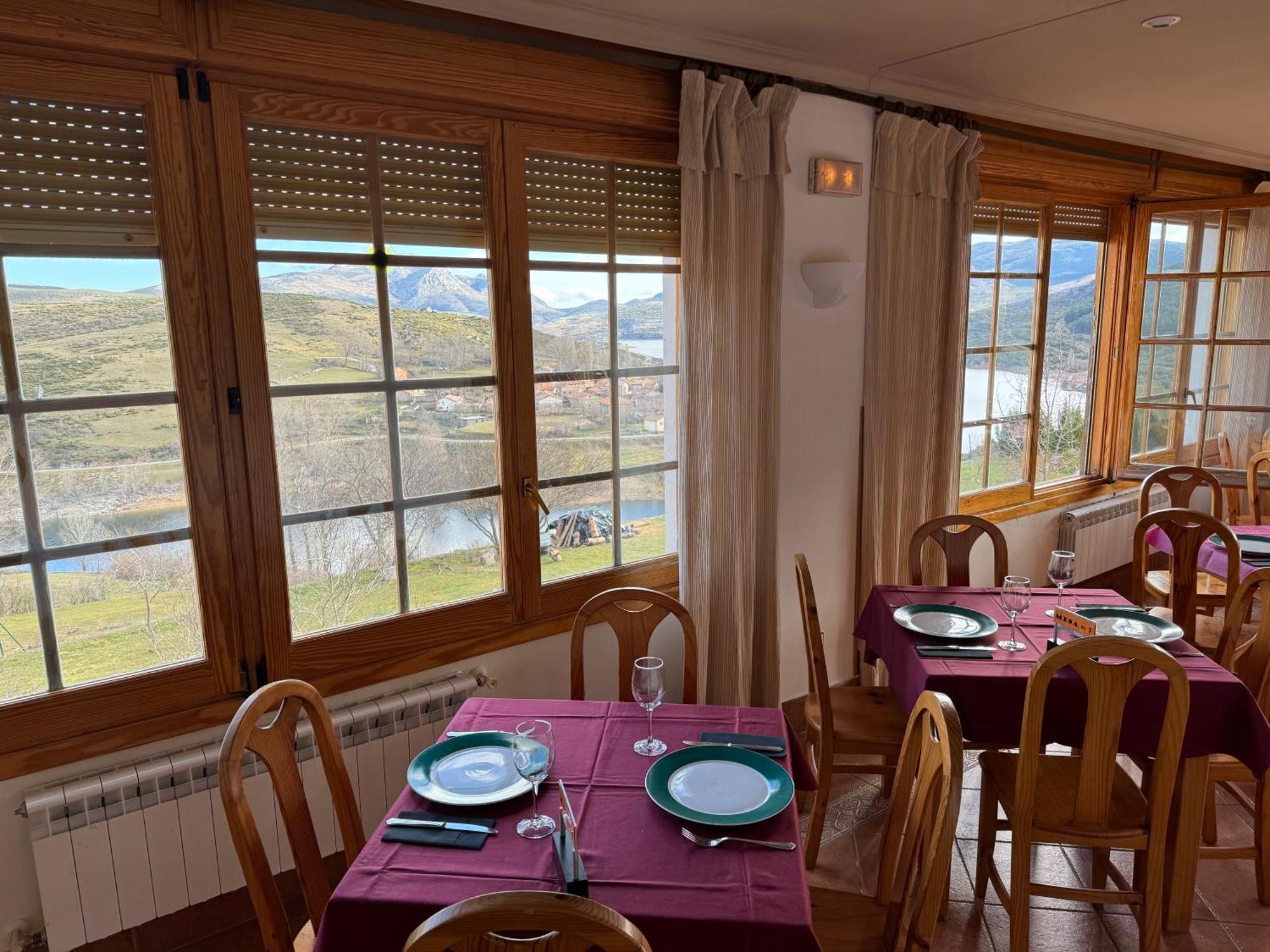 Hotel Pico Espiguete Альба-де-лос-Карданьос Экстерьер фото